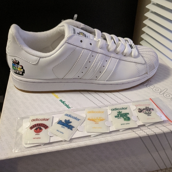 🆕 Adidas 2006 White Superstar Adicolor W6 NYC Sneakers 7.5 - Picture 10 of 16